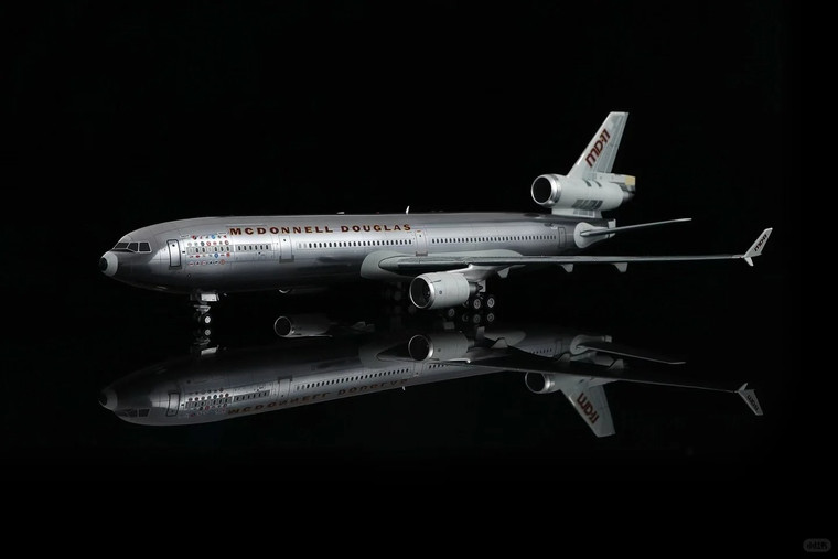 SQ Wings 1:200 MD-11 N111MD 初号機 SQ Wings McDonnell Douglas MD-11 Reg: N111MD L2105 Scale 1:200