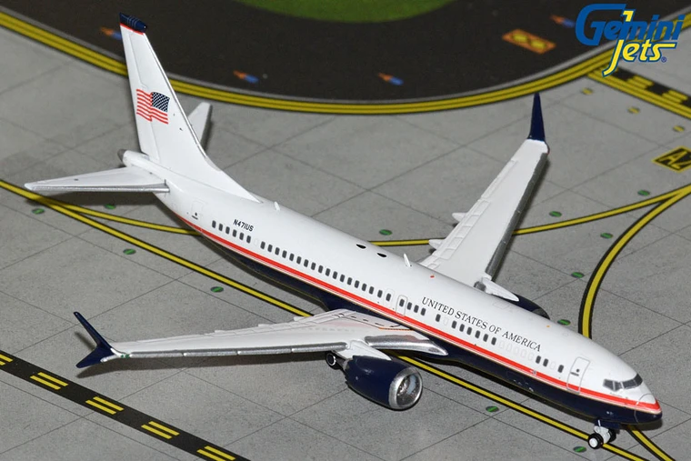 U.S. Air Force Boeing 737 MAX 8 Reg: N471US GJAFO2420 Scale 1:400