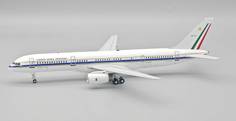 InFlight200 Mexico Air Force Boeing 757-200 Reg: XC-UJM IF752TP01 1:200 with stand