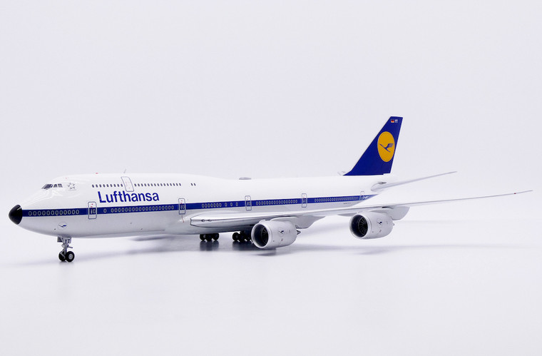 JC Wings Lufthansa Boeing 747-8 "Retro" Reg: D-ABYT Retro With Stand XX20454 Scale 1:200