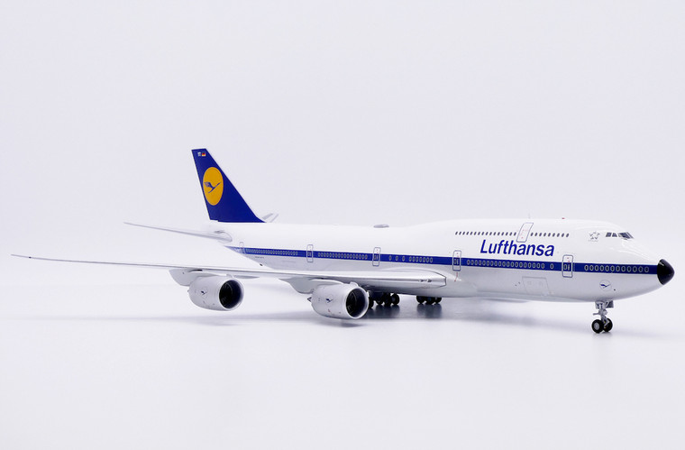 JC Wings Lufthansa Boeing 747-8 