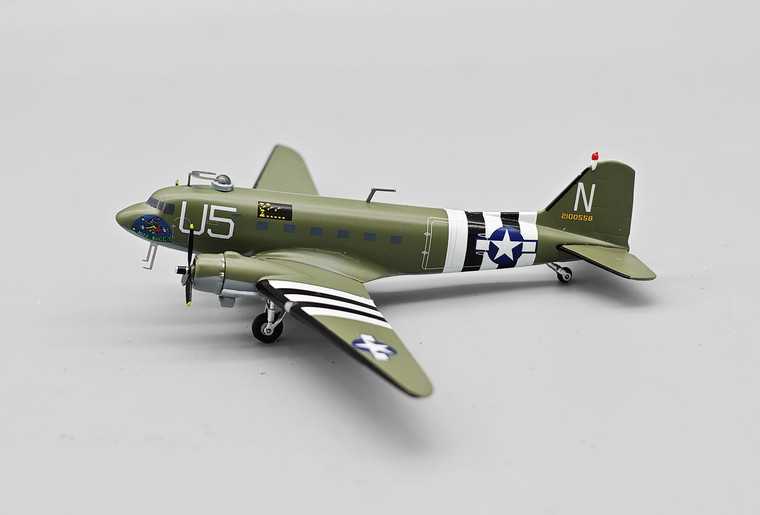 InFlight200 USA - Air Force Douglas C-47A Skytrain (DC-3)42-100558 IFC47USAF558 Scale 1:200
