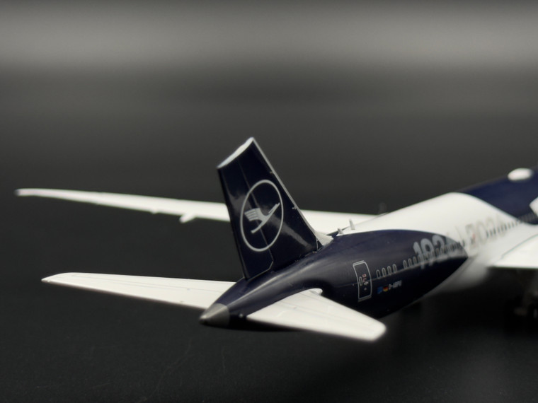 GeminiJets Lufthansa B787-9 D-ABPU 
