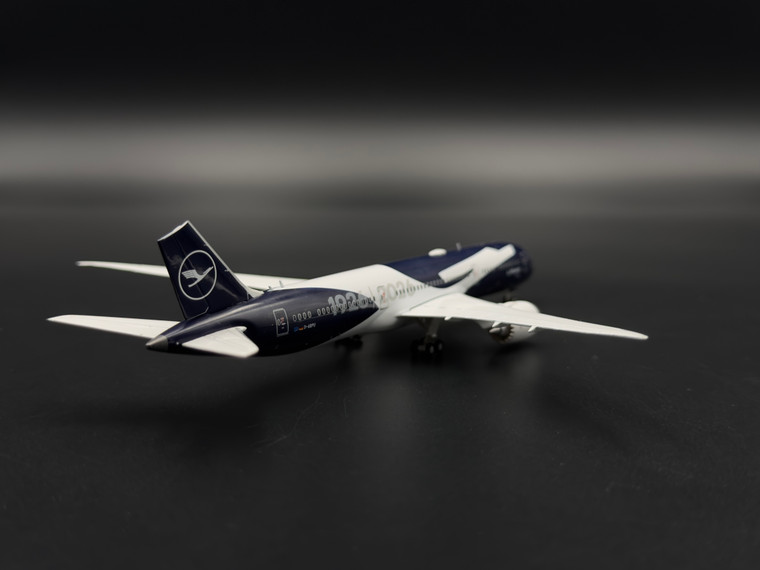 GeminiJets Lufthansa B787-9 D-ABPU 