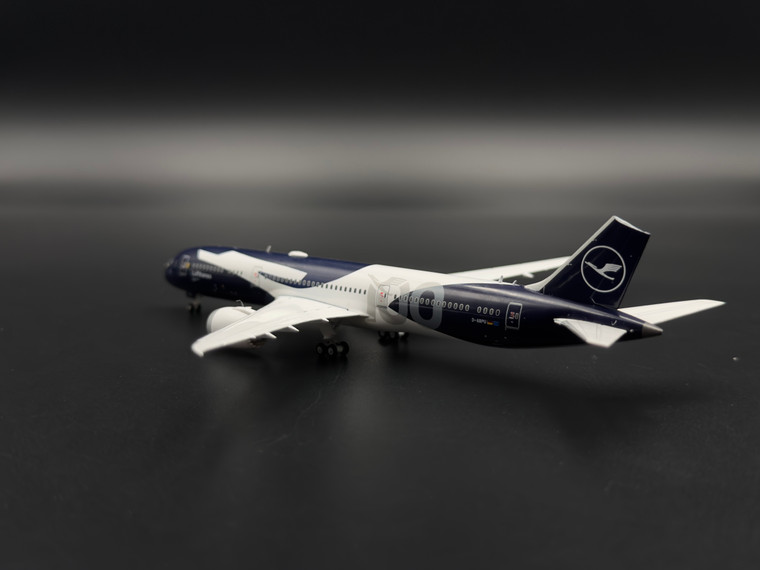 GeminiJets Lufthansa B787-9 D-ABPU 