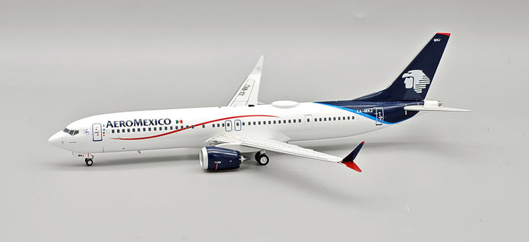 InFlight200 AeroMexico Boeing 737 MAX 9 Reg: XA-MKJ IF739MAM1025 1:200 with stand