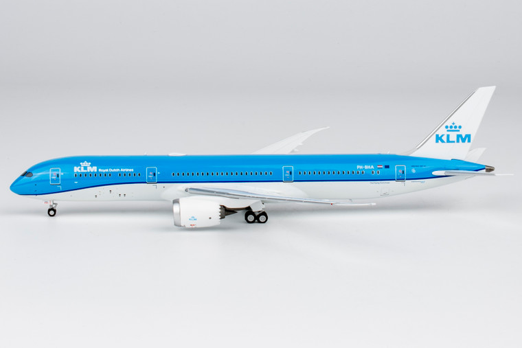 KLM Royal Dutch Airlines Boeing 787-9 Reg: PH-BHA 55148 1:400
