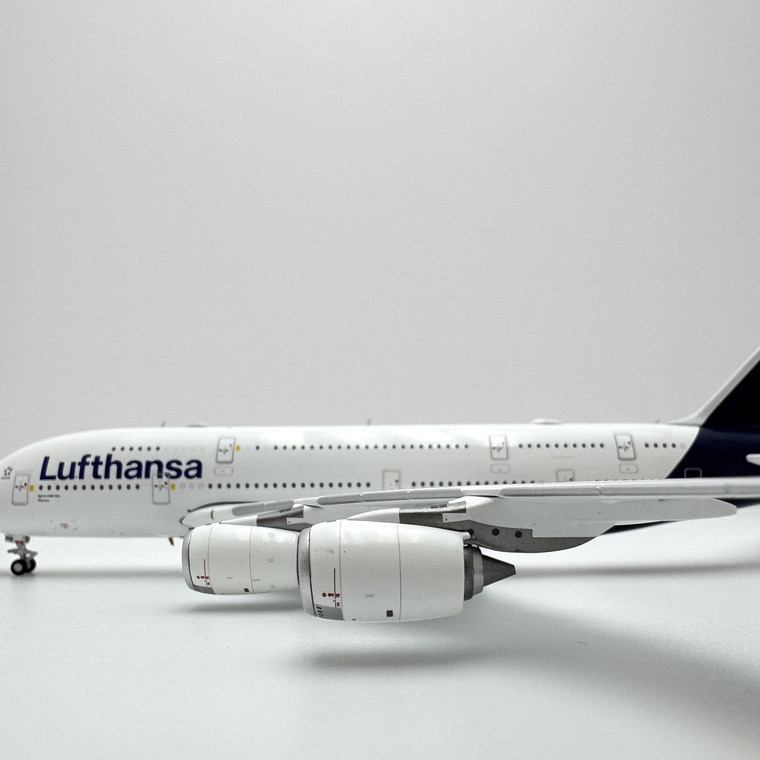 Lufthansa A380 New Livery Reg: D-AIMB YY38001 Scale 1:400