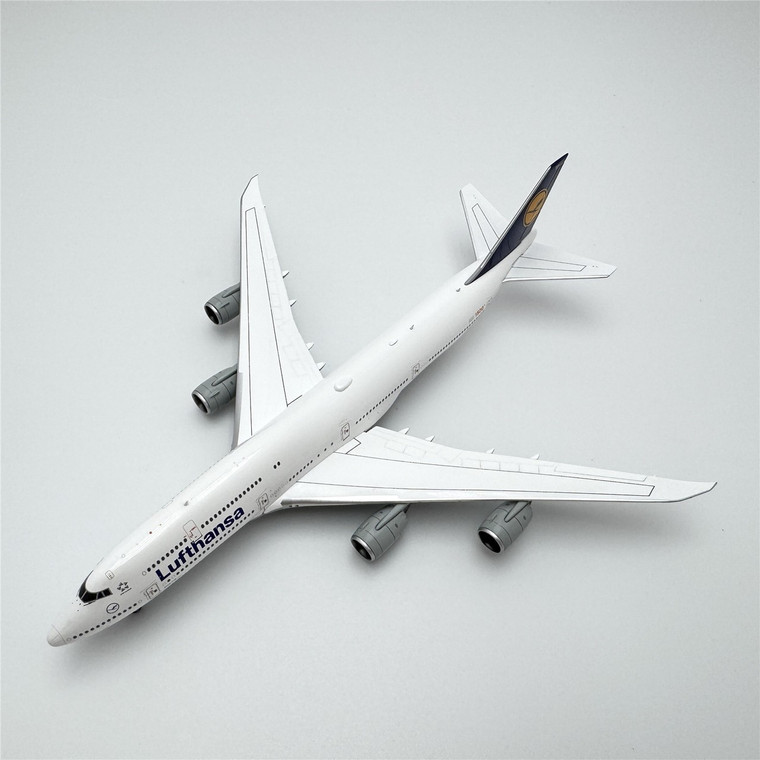 Lufthansa Boeing 747-8 Reg: D-ABYP YY74807 Scale 1:400
