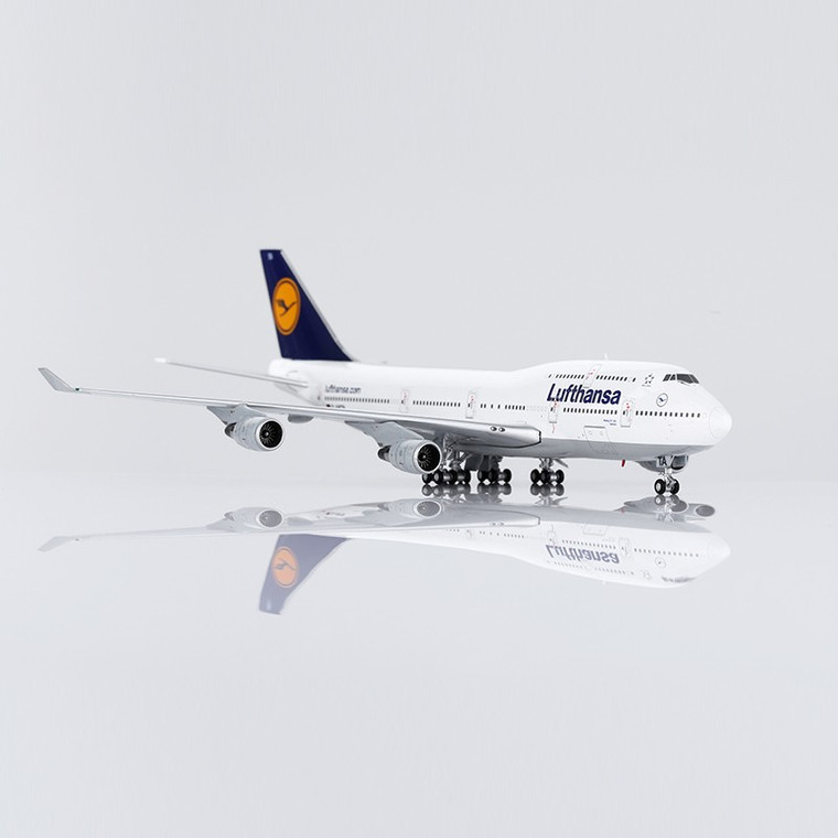 Lufthansa Boeing 747-400 Reg: D-ABTA YY74411 Scale 1:400