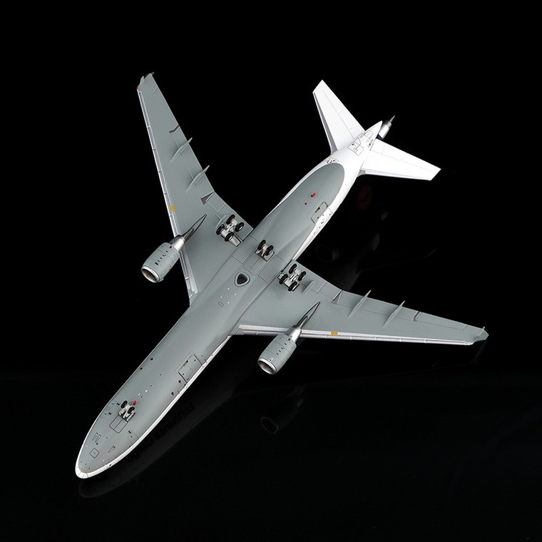 Lufthansa MD11 D-ALCD Old Painting Interactive YY1101D Scale 1:400