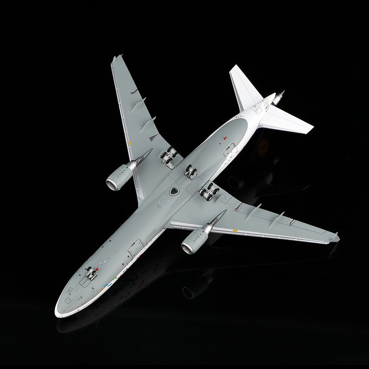 Lufthansa MD-11 D-ALCH Interactive YY1102D Scale 1:400