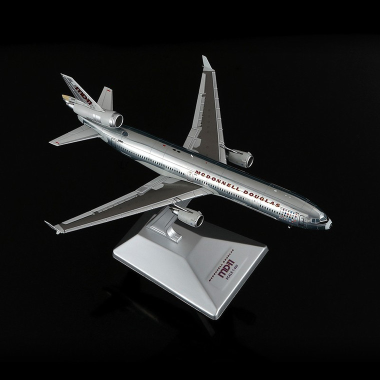 McDonnell Douglas MD-11 N111MD YY1104P Scale 1:400