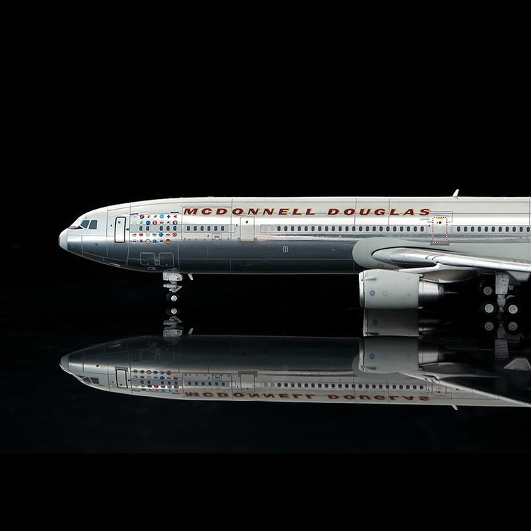 McDonnell Douglas MD-11 N111MD YY1104P Scale 1:400