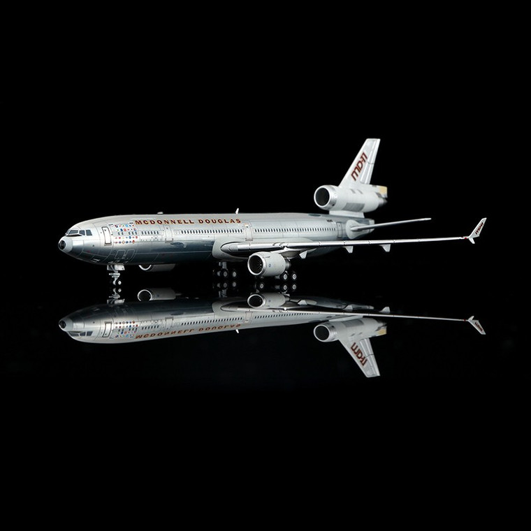 YY Wings McDonnell Douglas MD-11 N111MD YY1104P Scale 1:400