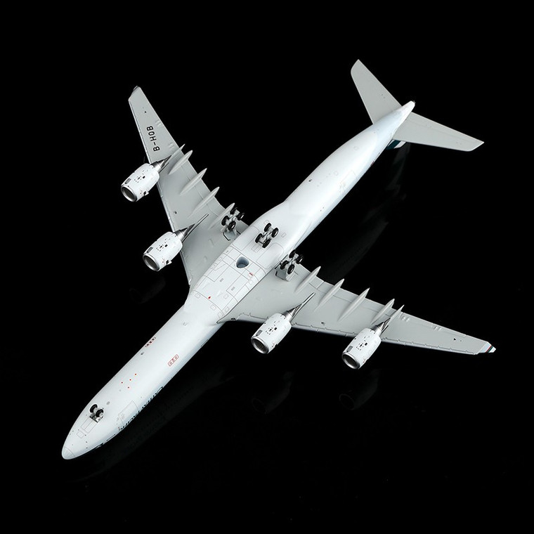 Cathay Pacific Airways A340-600 B-HQB YY34604 Scale 1:400
