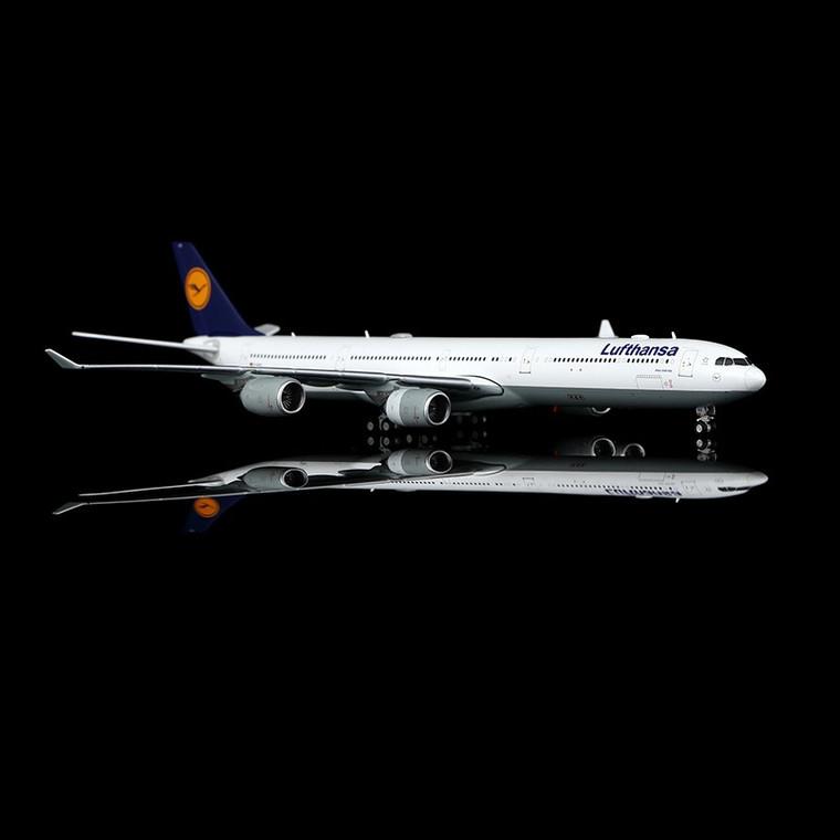 Lufthansa A340-600 Reg: D-AIHX YY34625 Scale 1:400