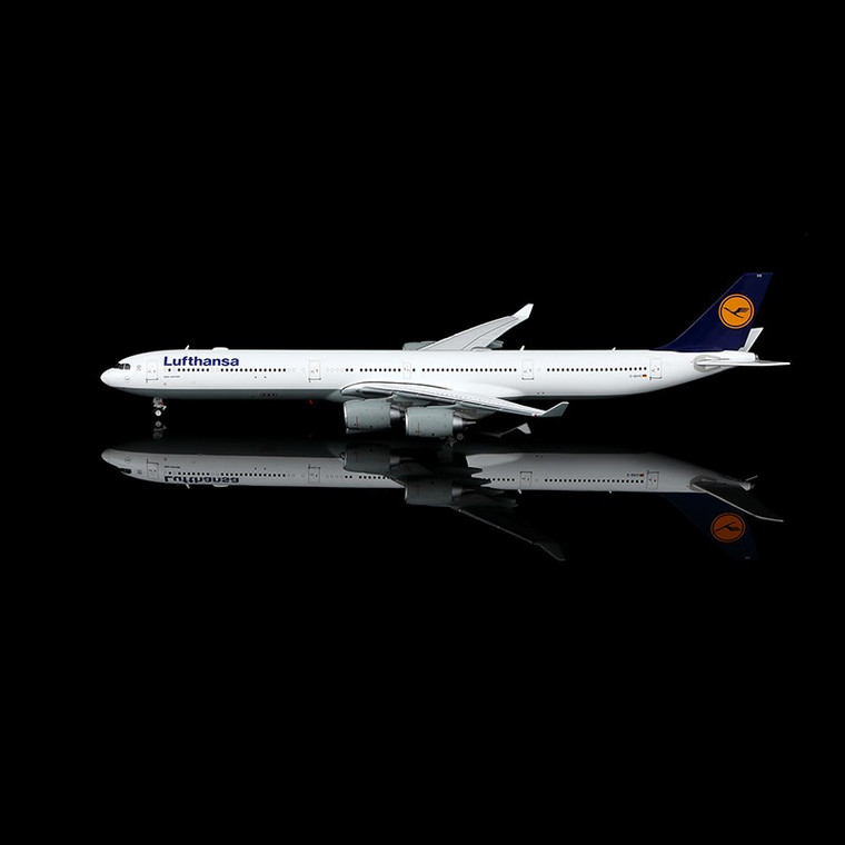 Lufthansa A340-600 Reg: D-AIHX YY34625 Scale 1:400