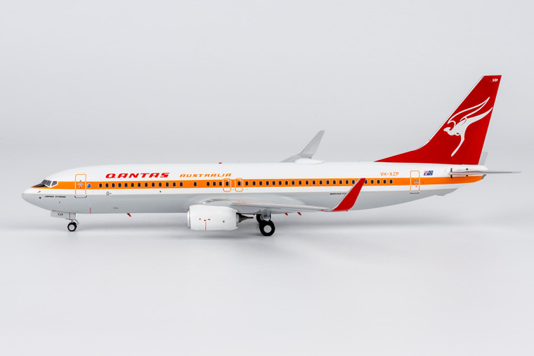 Qantas Airways Boeing 737-800 Reg: VH-XZP 08075 1:200