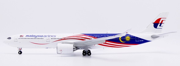Malaysia Airlines Airbus A330-900NEO Reg: 9M-MNH XX20503 Scale 1:200