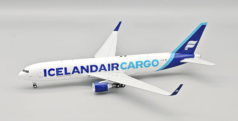 Icelandair Cargo Boeing 767-300ER Reg: TF-ISP IF763FI0726 Scale 1:200