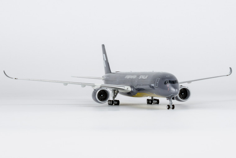 NG Model Starlux Airlines Airbus A350-1000 Reg: B-58553