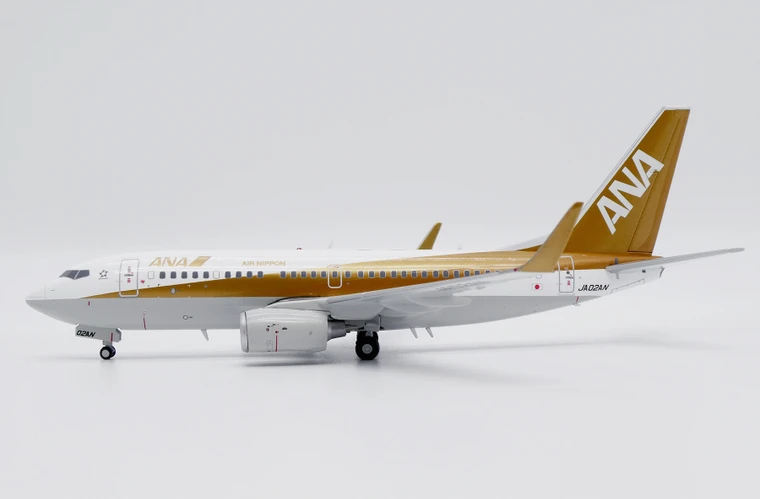 ANA - All Nippon Airways Boeing 737-700 Reg: JA02AN EW2737002 Scale 1:200