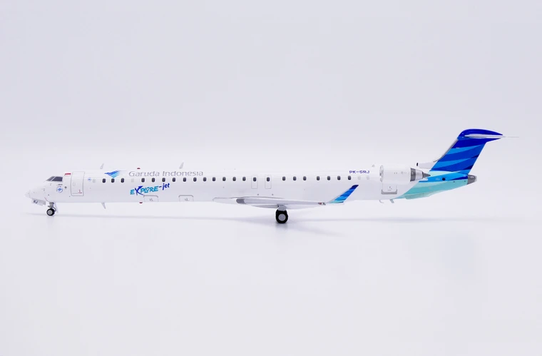 Garuda Indonesia Bombardier CRJ-1000 Reg: PK-GRJ XX20567 Scale 1:200