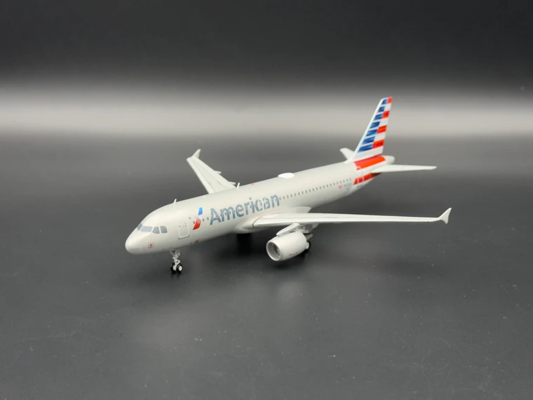 American Airlines A320-200 N103US SD-G2AAL1103 1:200 (REPAIRED LEFT WING)
