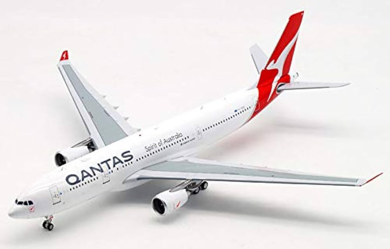 InFlight200 QANTAS Airbus A330-200 VH-EBN IF332QFA0319 1:200