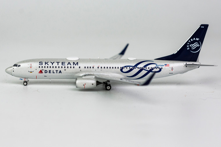 NG Model Delta Air Lines SKYTEAM 737-800/w N3758Y 58071 1:400