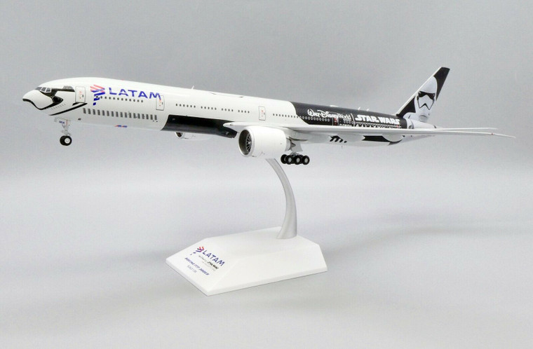 JC Wings　1/200 LATAM B777-300ER PT-MUA JC Wings LATAM Boeing 777-300ER PT-MUA (Galaxy's Edge) EW277W003 1:200
