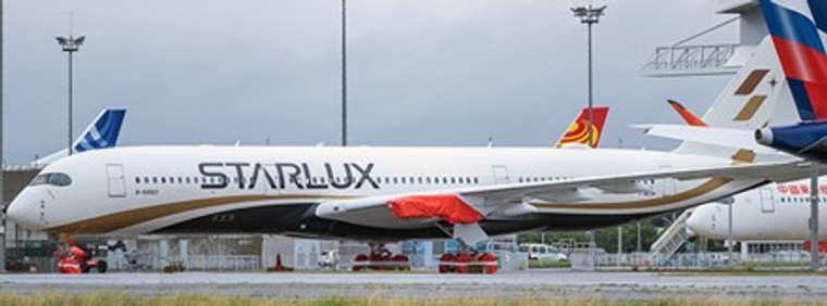 JC Wings Starlux A350-900 Flaps Down B-58501 EW2359006A 1:200