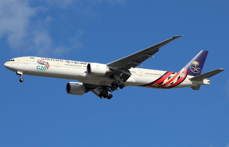 Phoenix Model Saudia B777-300ER HZ-AK42 G20 PH4SVA2191 1:400