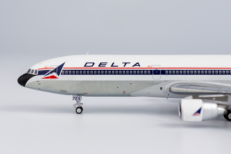 NG Model Delta Air Lines L-1011-1 N725DA 31025 1:400