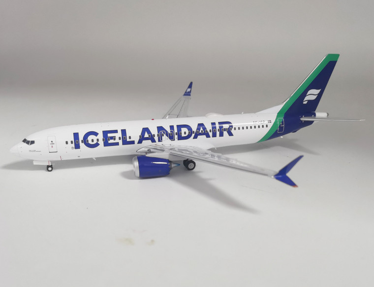 Inflight200 Icelandair TF-ICP Boeing 737-8 MAX with stand