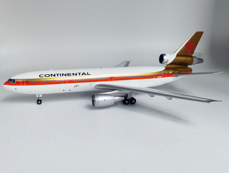 Inflgith200 Continental Airlines N14062 McDonnell Douglas DC-10-30 with stand IFDC10CO1222 1:200