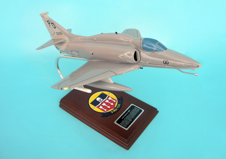 EXEC SER A-4F SKYHAWK USMC 1/32 (CA04MTE)