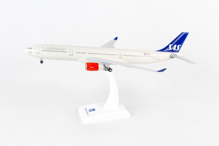 HOGAN SAS A330-300 1/200 W/GEAR REG#OY-KBN