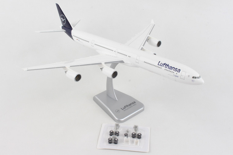 HOGAN LUFTHANSA A340-600 1/200 REG#D-AIHH W/GEAR