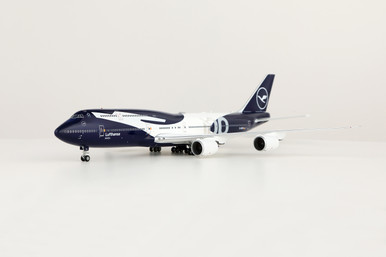 SQ Wings Lufthansa Boeing 747-8 Reg: D-ABYN 
