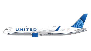 United Airlines Boeing 767-300ER N670UA 1:400 scale GeminiJets GJUAL2227