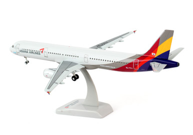 HOGAN ASIANA A321 1/200 W/GEAR REG#HL7711 - Airline Museum