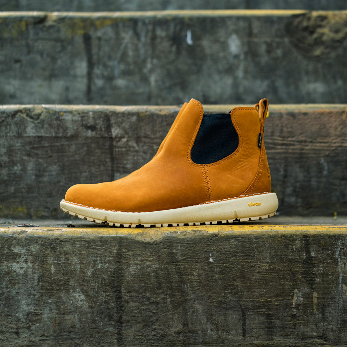 DANNER® TRAMLINE CHELSEA 917 GTX MEN'S ROASTED PECAN LIFESTYLE