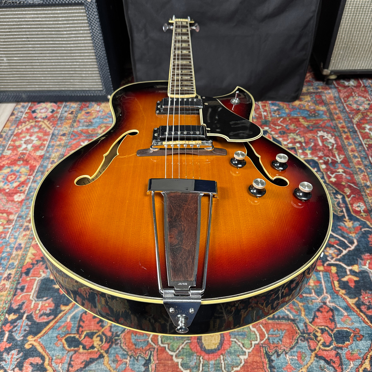 Yamaha AE-11 Archtop Hollowbody 1973