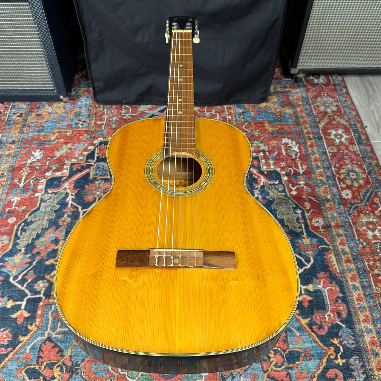 YAMAHA Dynamic GUITAR NO.S50 ダイナミックギター YAMAHA ダイナミックギター No S50 1964年製 - YouTube