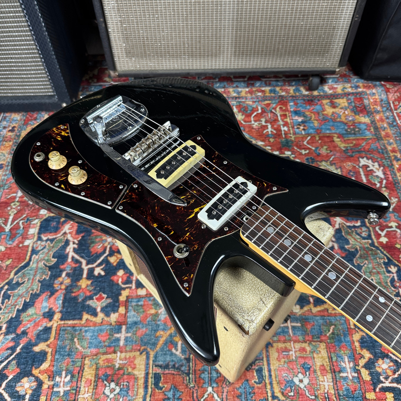 Teisco 2K-L Shark Fin Solidbody Bizarre Guitar 1960's