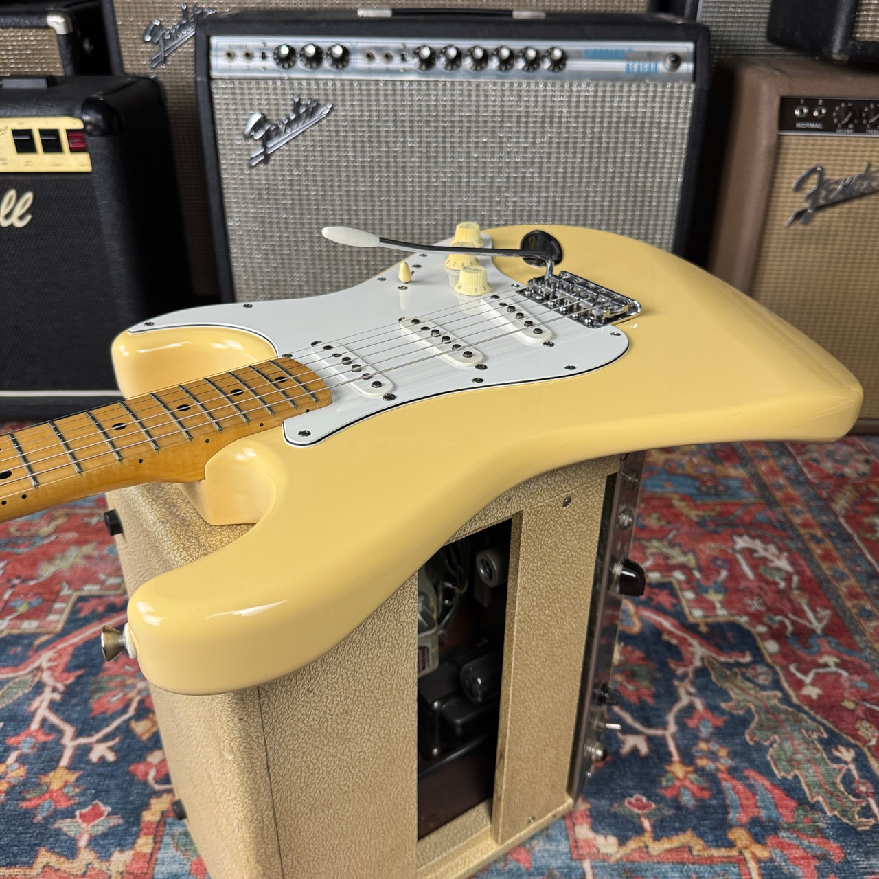 1972 Fender Stratocaster Reissue Model ST72-58US Vintage White 99
