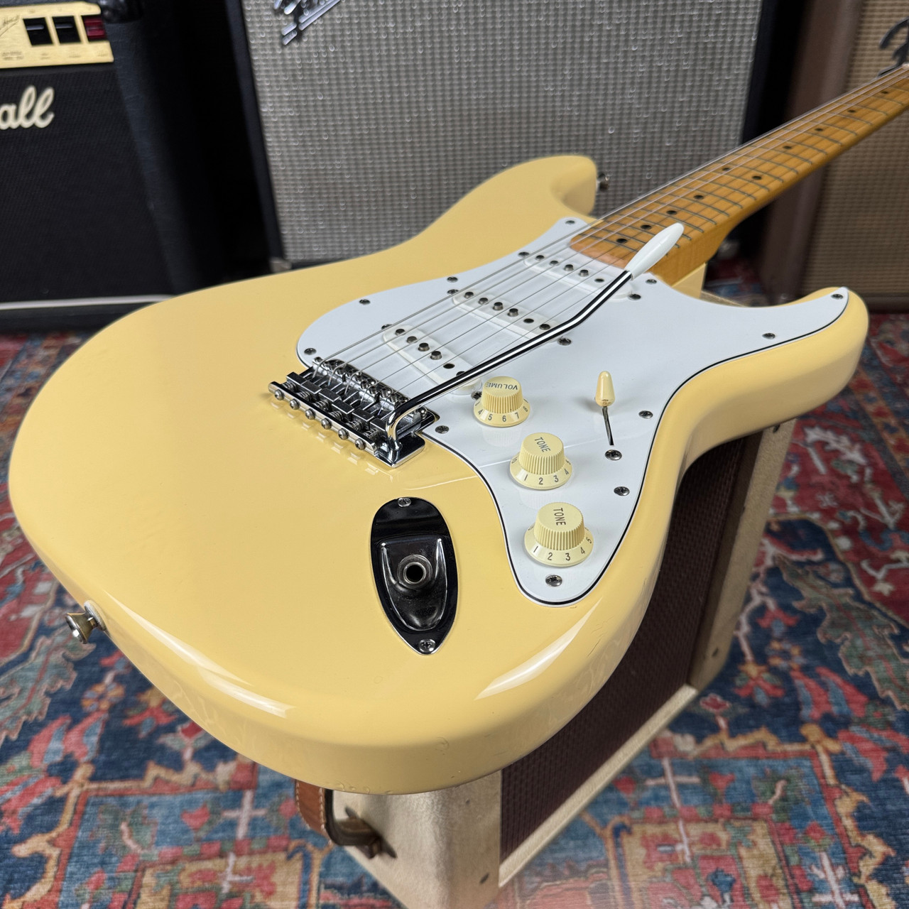 1972 Fender Stratocaster Reissue Model ST72-58US Vintage White 99