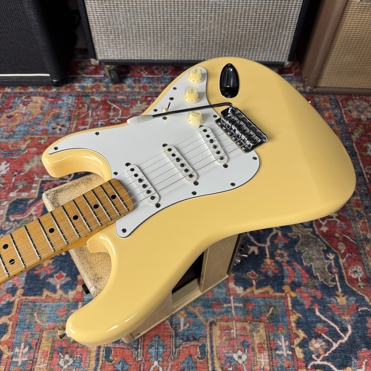 1972 Fender Stratocaster Reissue Model ST72-58US Vintage White 99